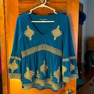 Absolutely gorgeous top from soft surroundings.